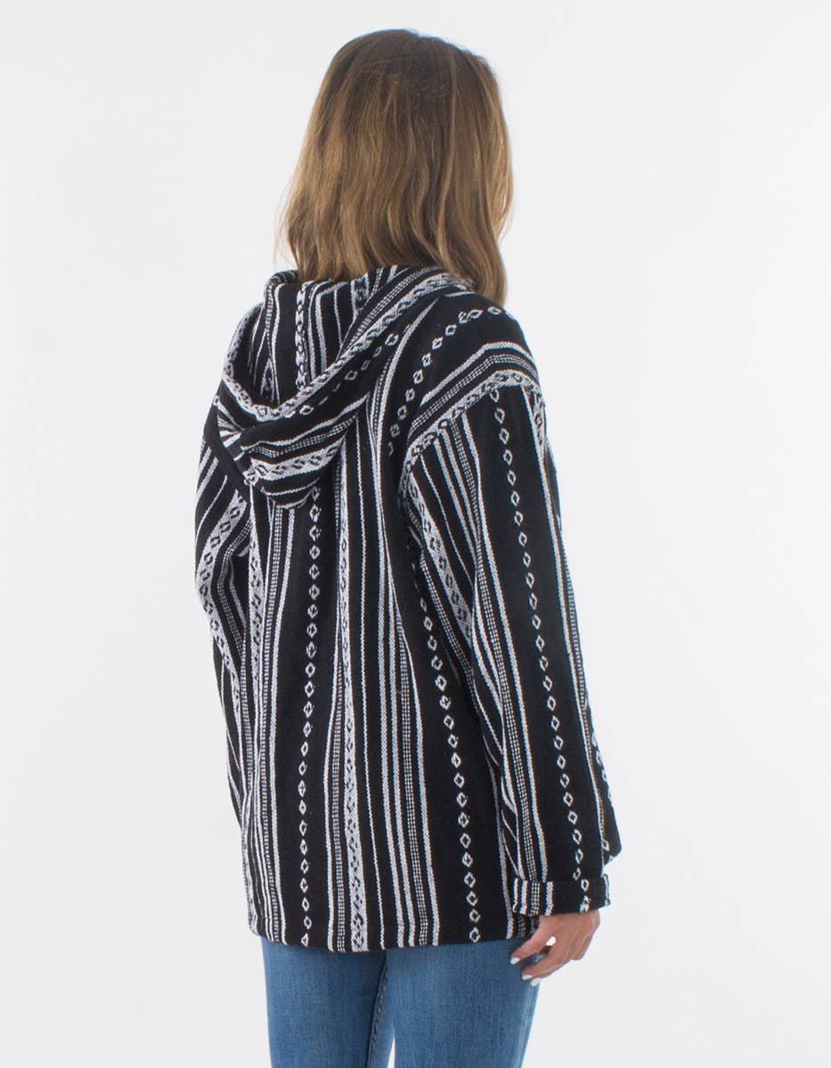 Dames poncho zwart wit achterkant - bohemian cape gestreept met capuchon