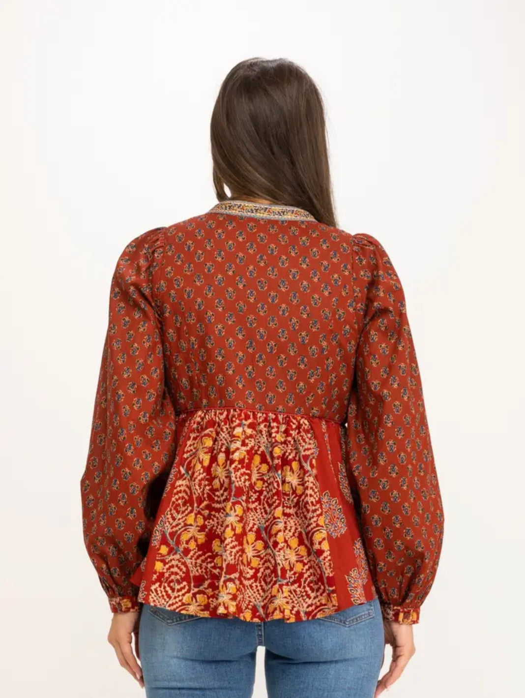 Dames blouse rood paisley achterzijde - boho shirt met etnische patronen