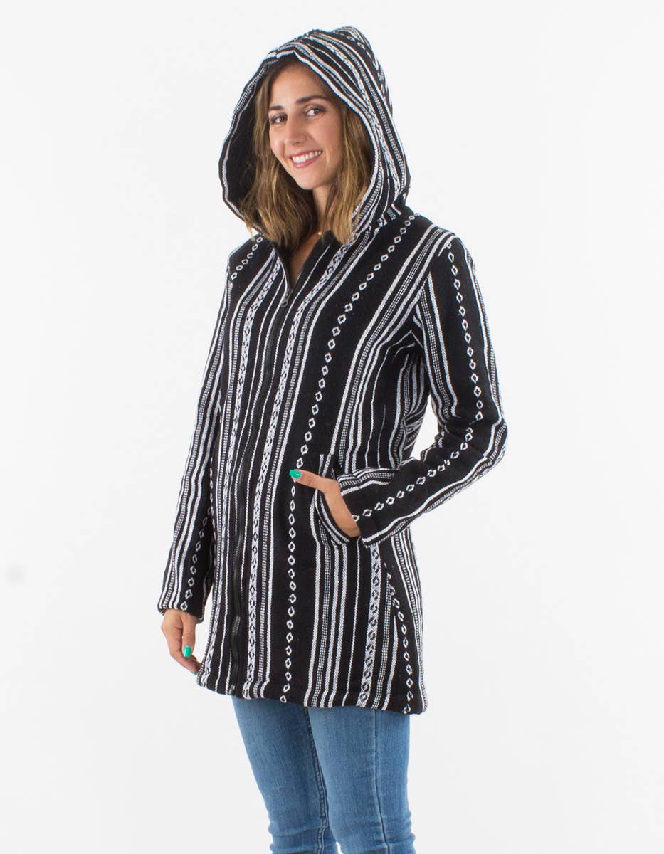 Dames boho hoodie zwart wit – gestreept etnisch patroon van Nepalees katoen, voorkant met capuchon – Menikleding