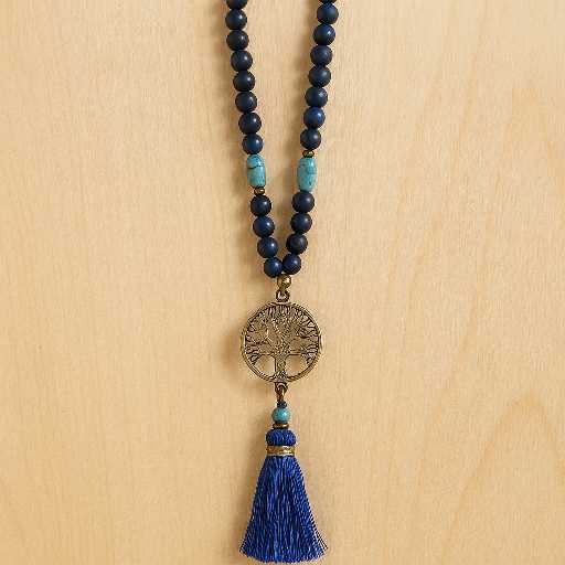 Blauwe boho mala-ketting met levensboom hanger en kwastje – handgemaakt – Menikleding