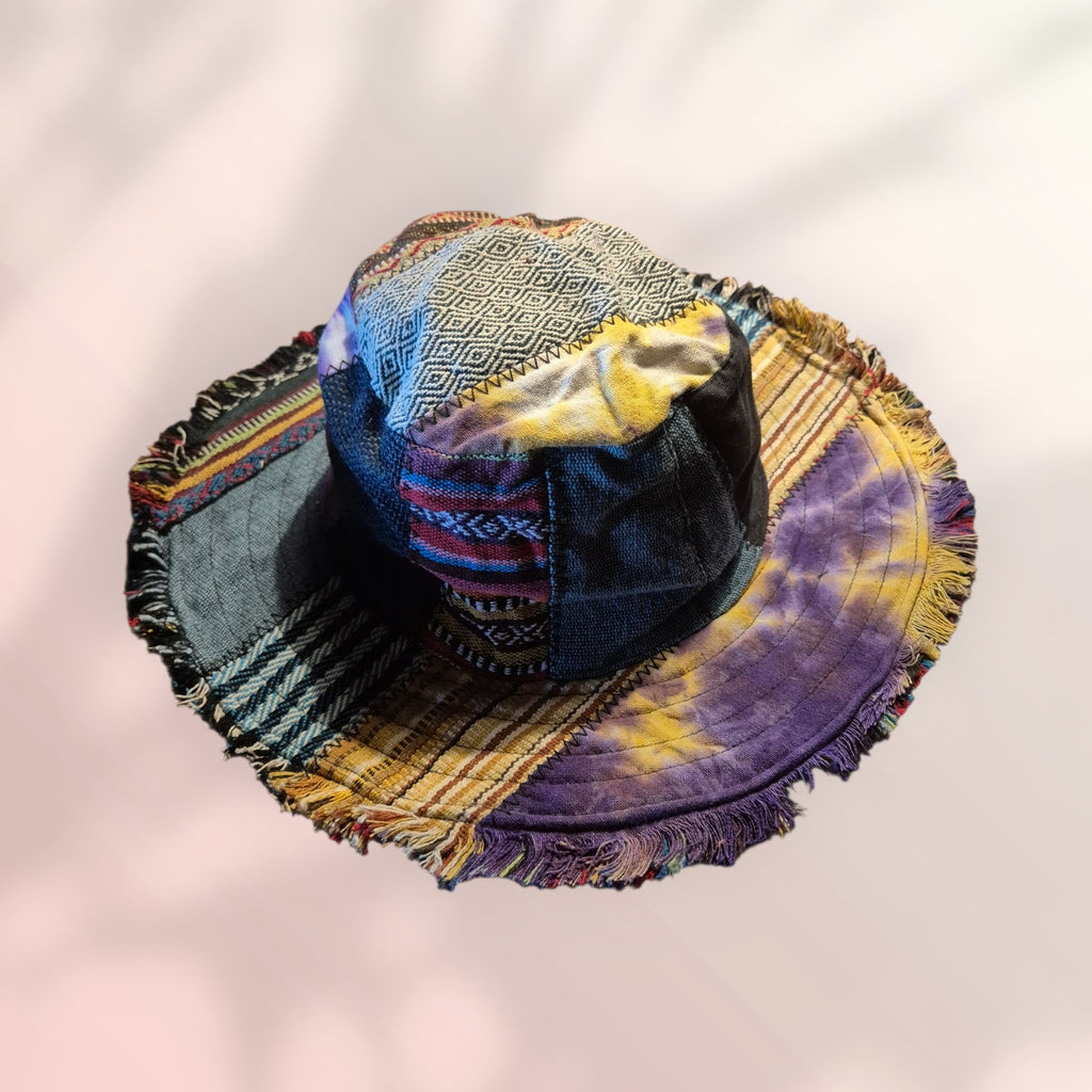 Patchwork festival hoed – handgemaakt Nepal met ijzerdraad in de rand voor modelleerbare vorm Menikleding