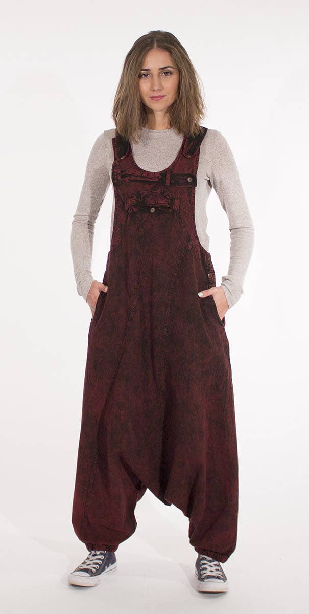 Stonewashed bordeaux salopette voor dames – bohemian jumpsuit voorkant