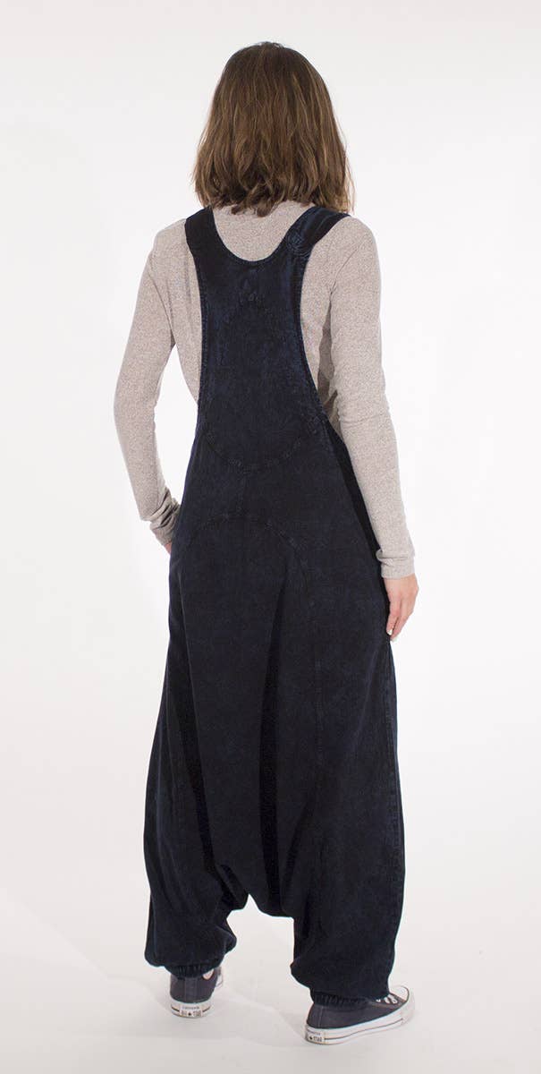 Stonewashed navy salopette achterkant – boho dames jumpsuit