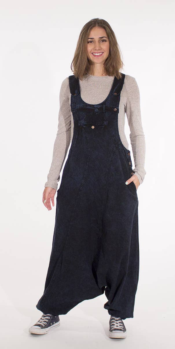 Stonewashed navy salopette voor dames – bohemian jumpsuit voorkant