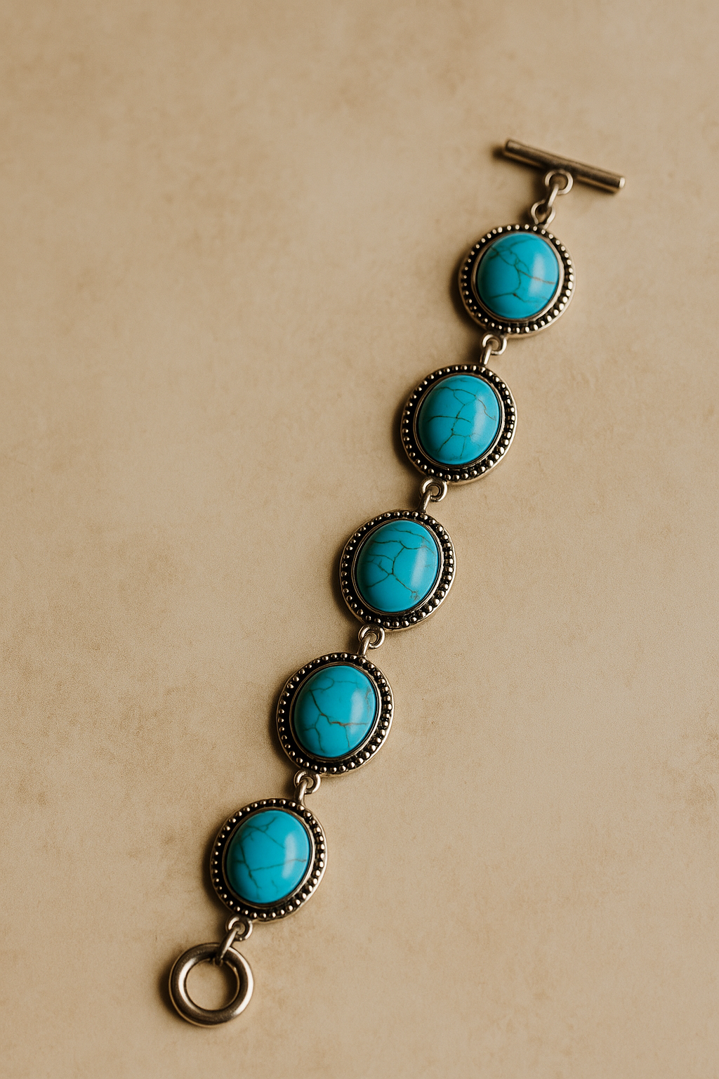 Zilverkleurige boho armband met turquoise ovale stenen – elegante handgemaakte bohemian armband